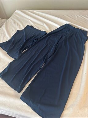 Uniqlo 2-piece turquoise Wide-Leg Pants - short sleeve top